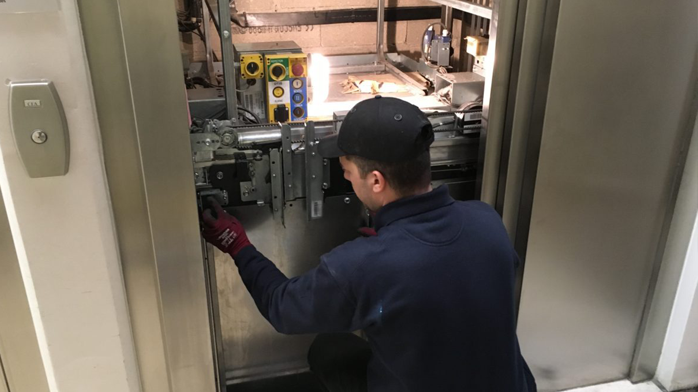 Maintenance d'ascenseurs